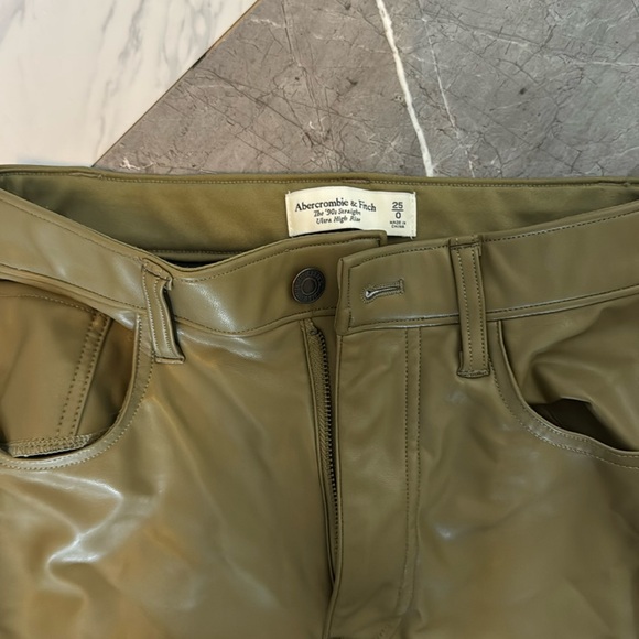 Abercrombie and Fitch vegan leather 90s straight pants - Picture 2 of 3